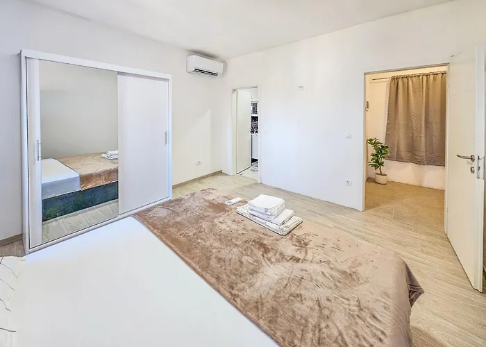 Sunrise By Interhome Janjina