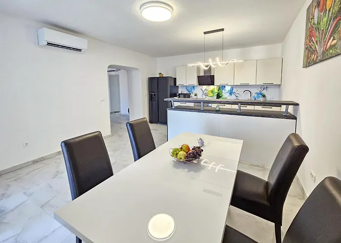 Sunrise By Interhome Janjina